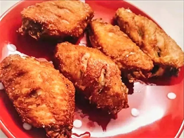 Five crispy chicken wings