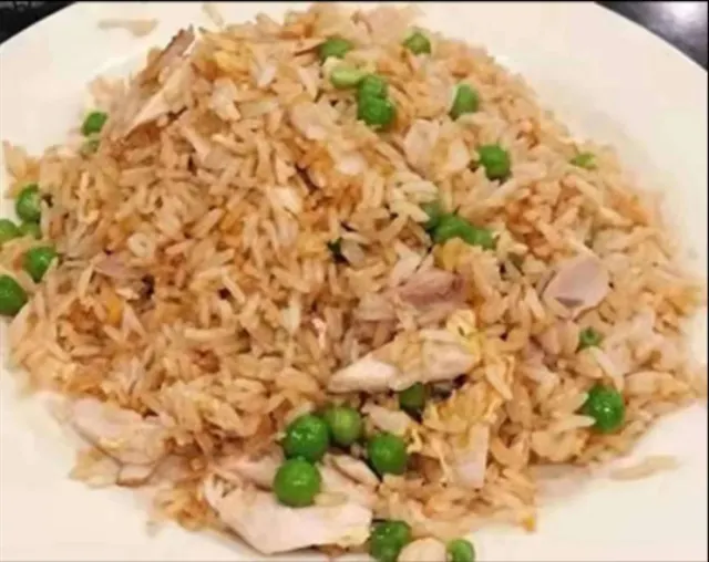 Fried rice or noodles with chicken