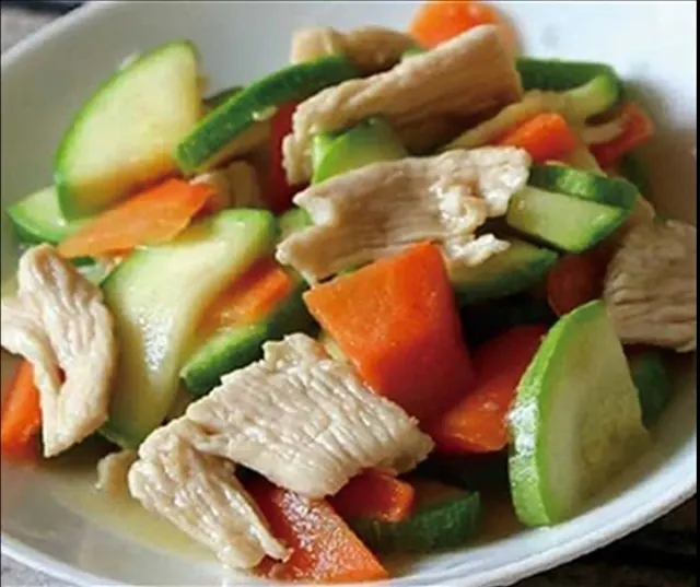 Chicken and mixed vegetables in sauce