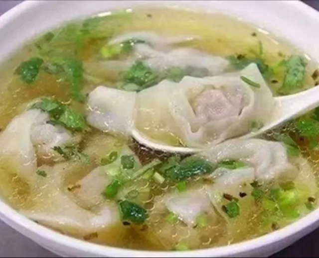 WonTon soup with pork, vegetables and shrimp